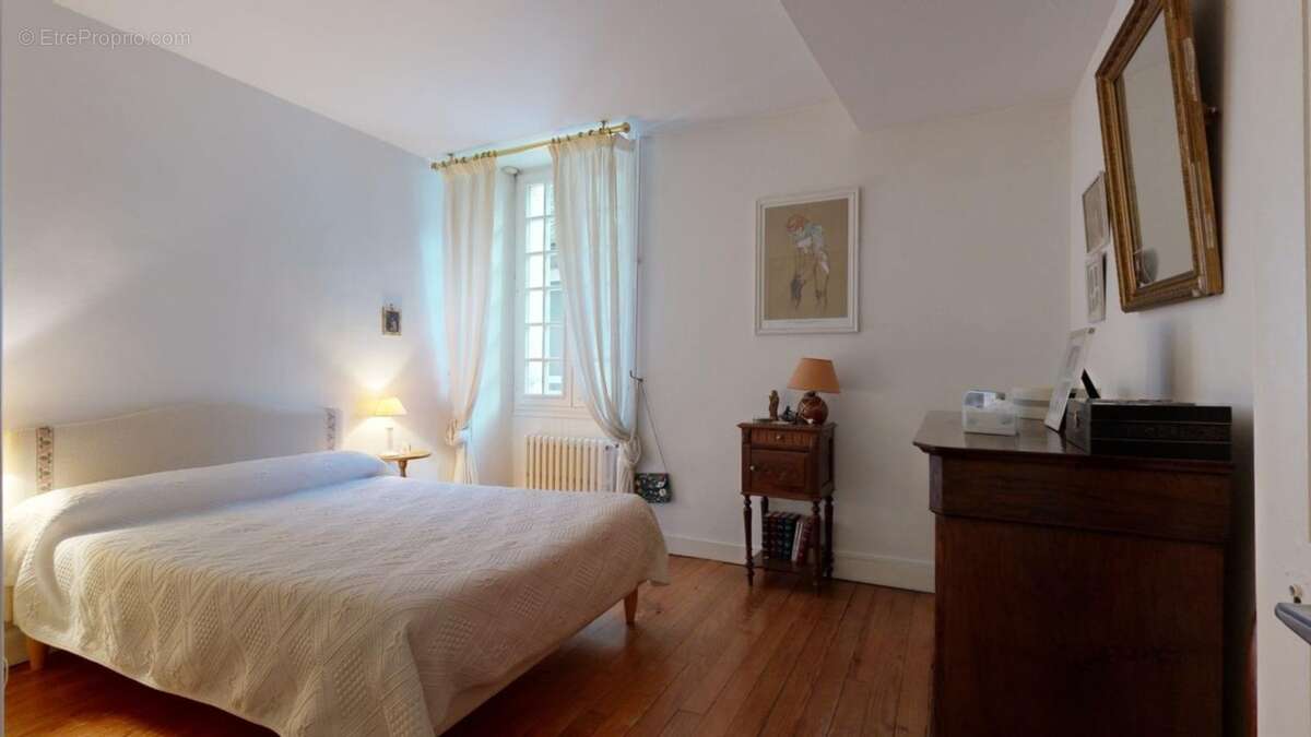 Chambre 1er - Maison à SIORAC-EN-PERIGORD