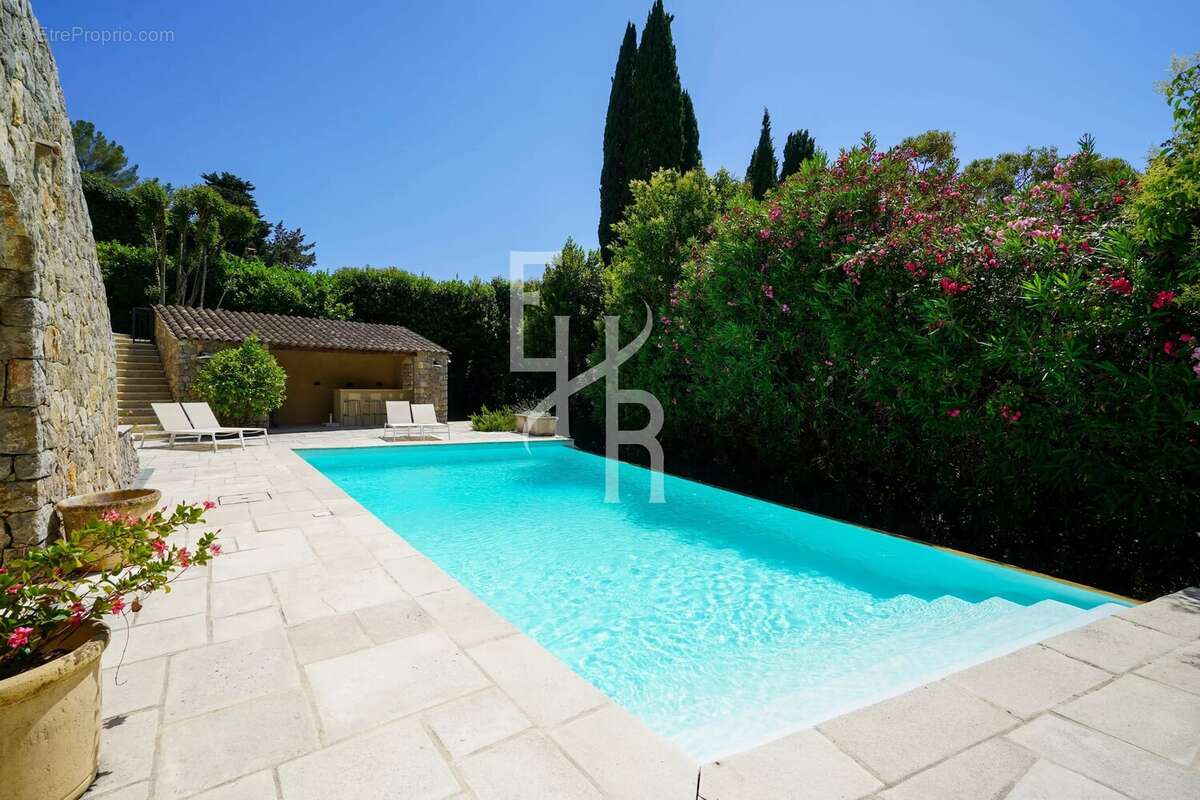 Maison à MOUGINS
