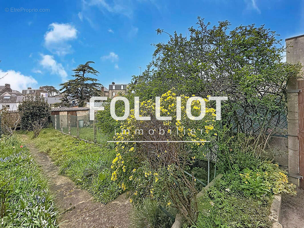 Maison à DONVILLE-LES-BAINS