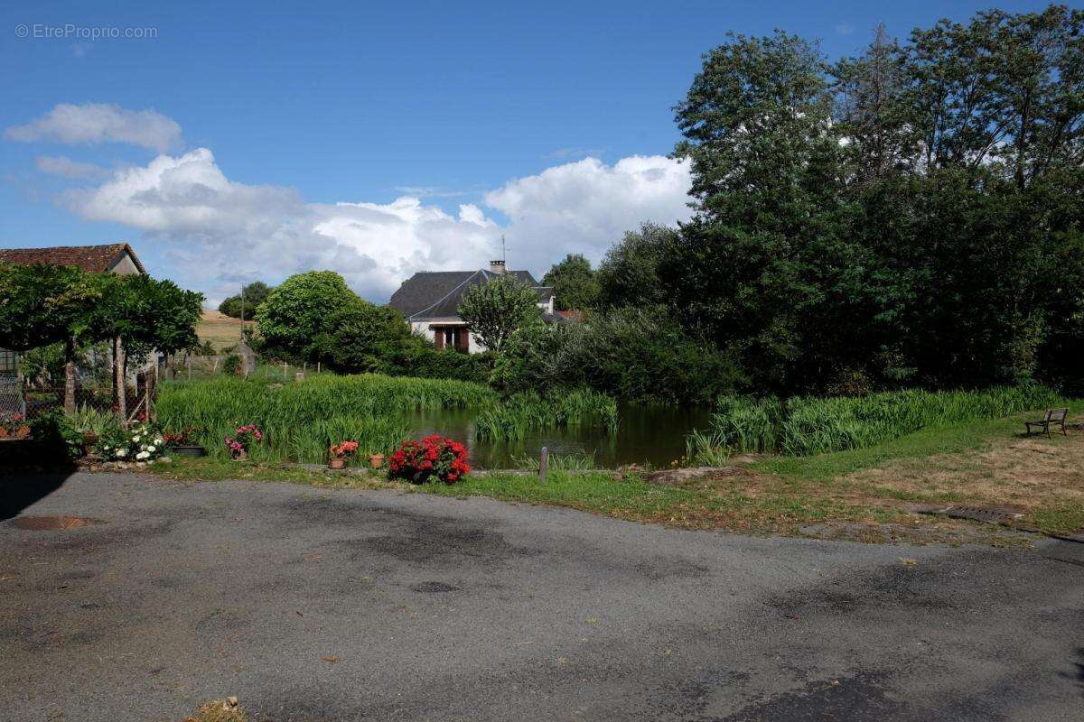 Maison à SAVIGNAC-LEDRIER