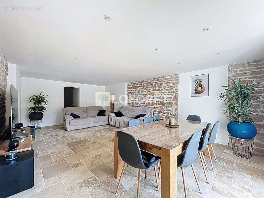 Appartement à CHARNAY-LES-MACON