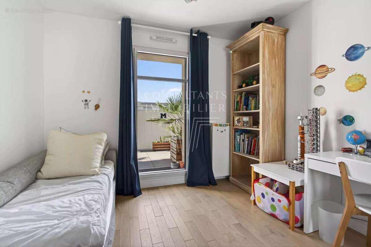 Appartement à LEVALLOIS-PERRET