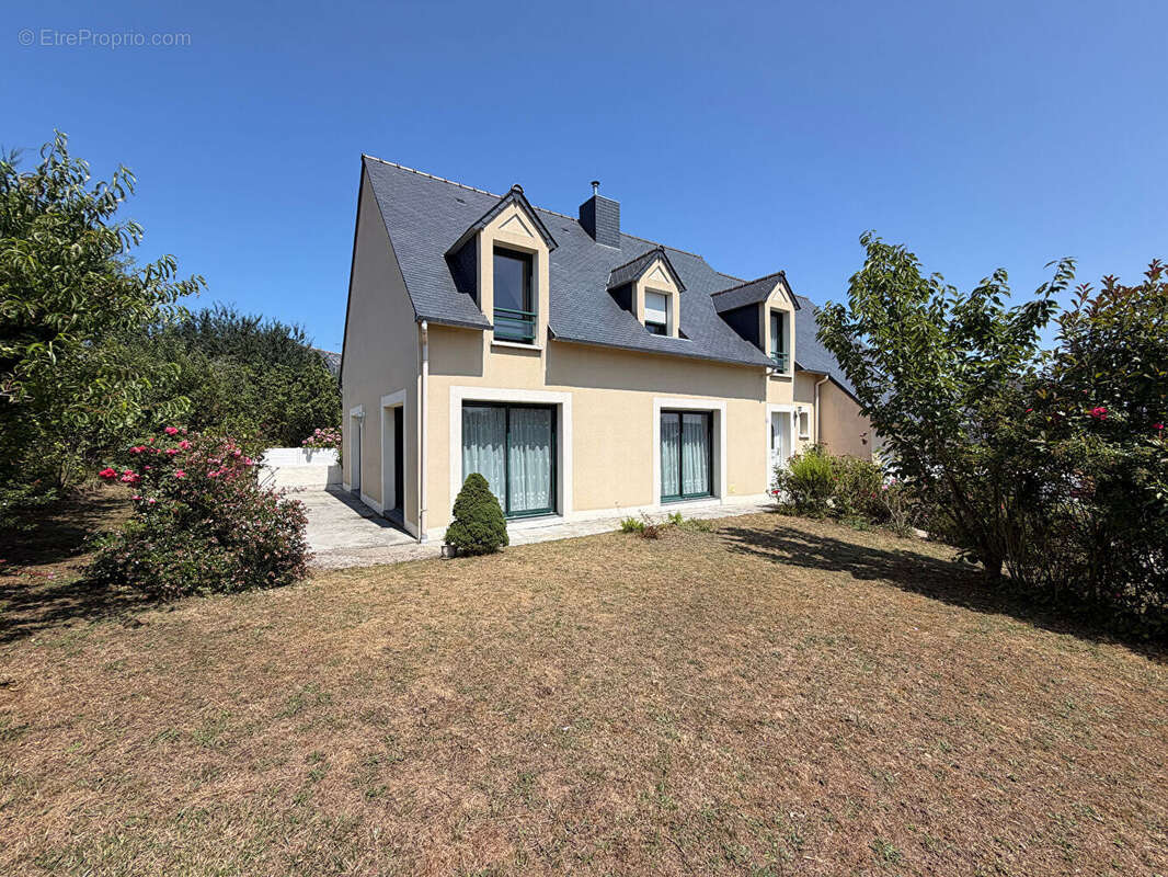 Grande maison familiale à Hénanbihen. - photo 20