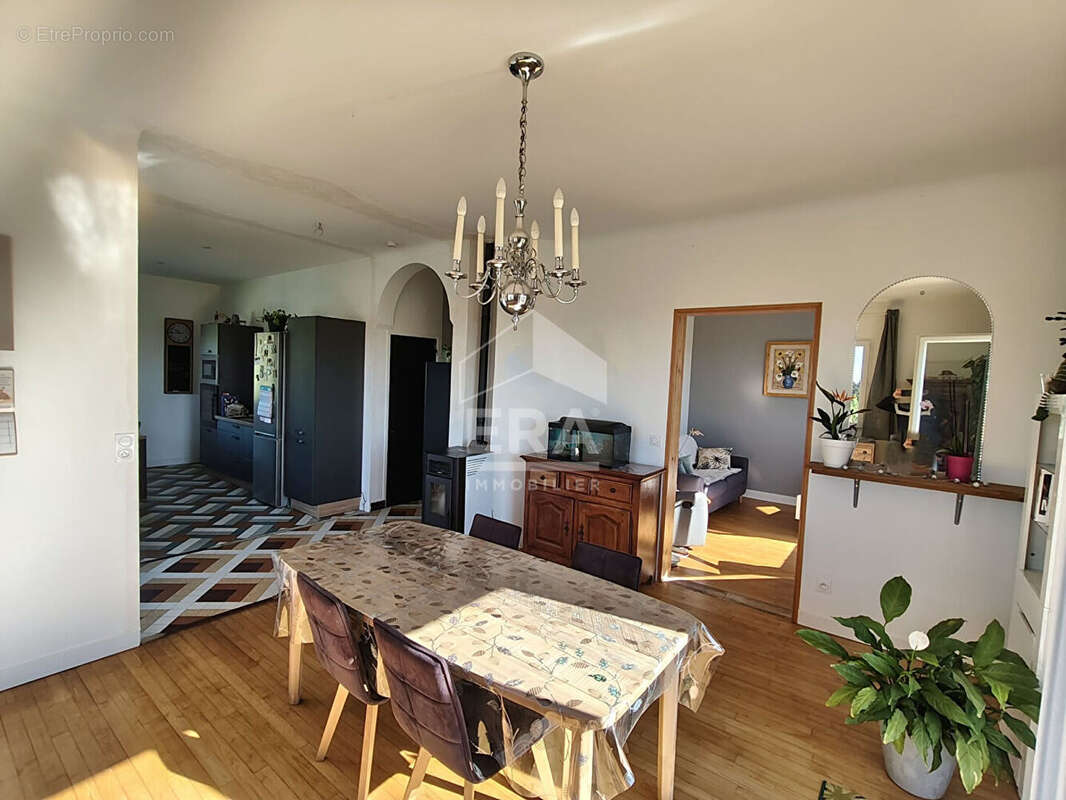 Maison à MONTPON-MENESTEROL