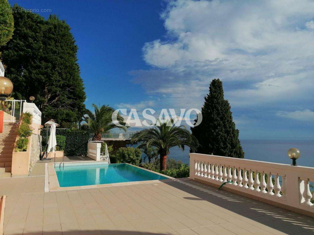 Appartement à ROQUEBRUNE-CAP-MARTIN
