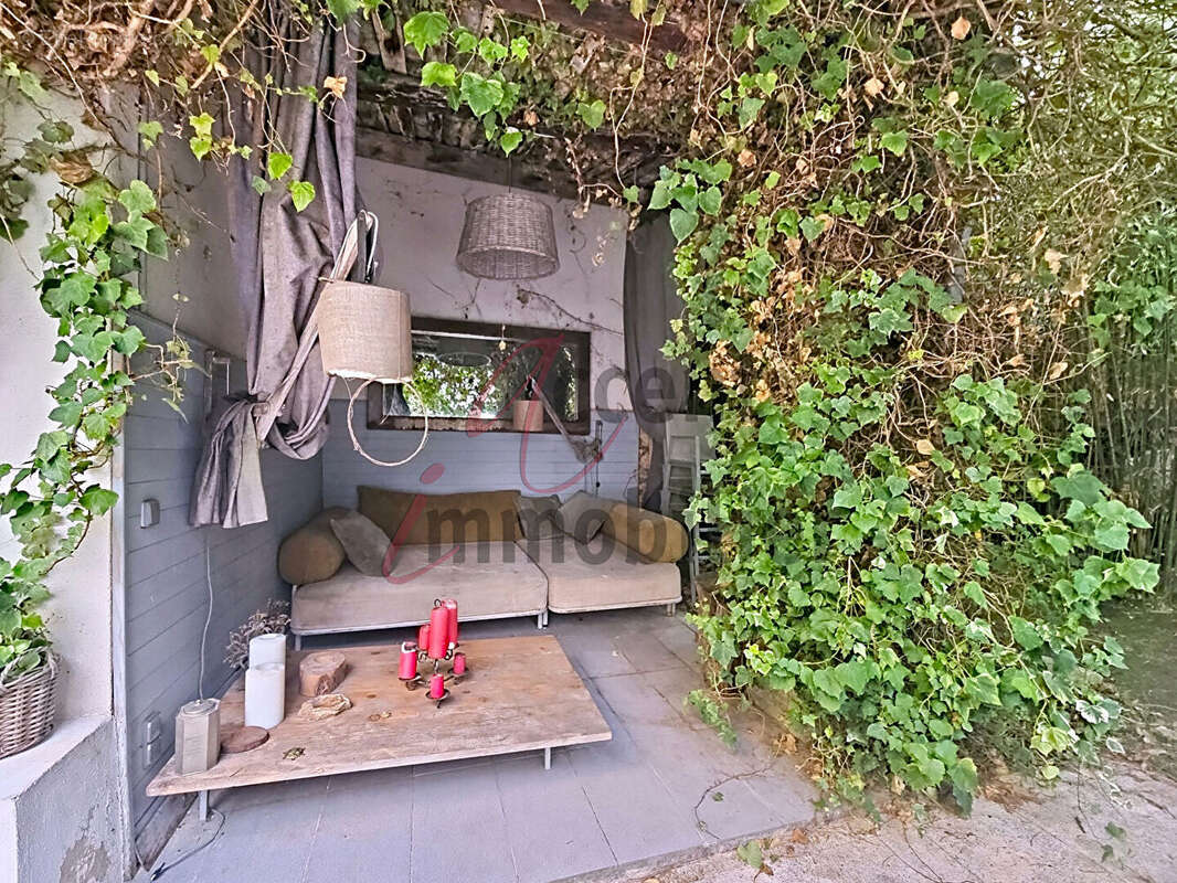 Maison à L&#039;ISLE-SUR-LA-SORGUE