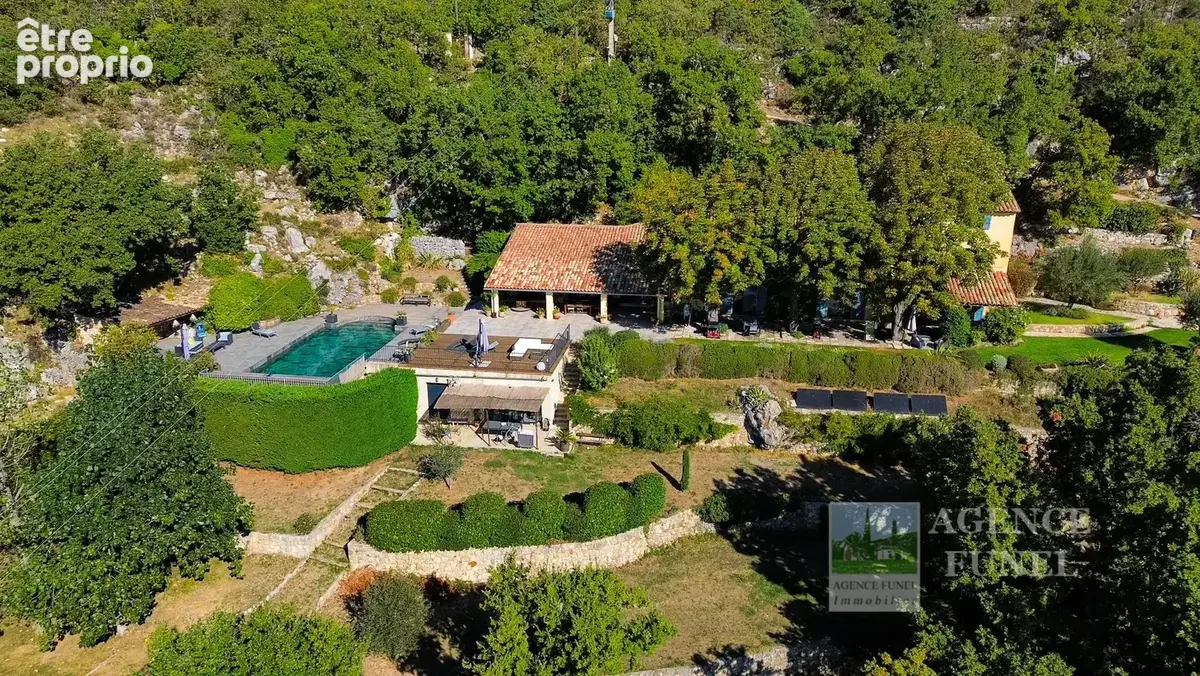 St Vallier-de-Thiey - Splendide propriété de + de 300 m2 - Habitations indépendantes - terrain 59.042 m2 avec - photo 3
