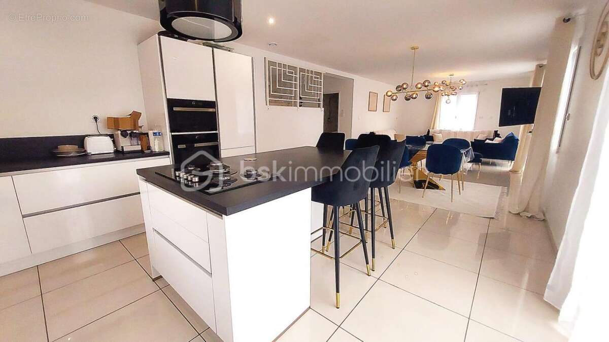 Maison à FLEURY-LES-AUBRAIS