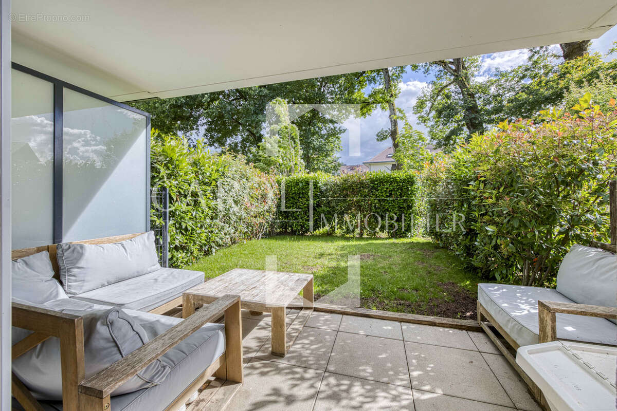 Appartement à POISY