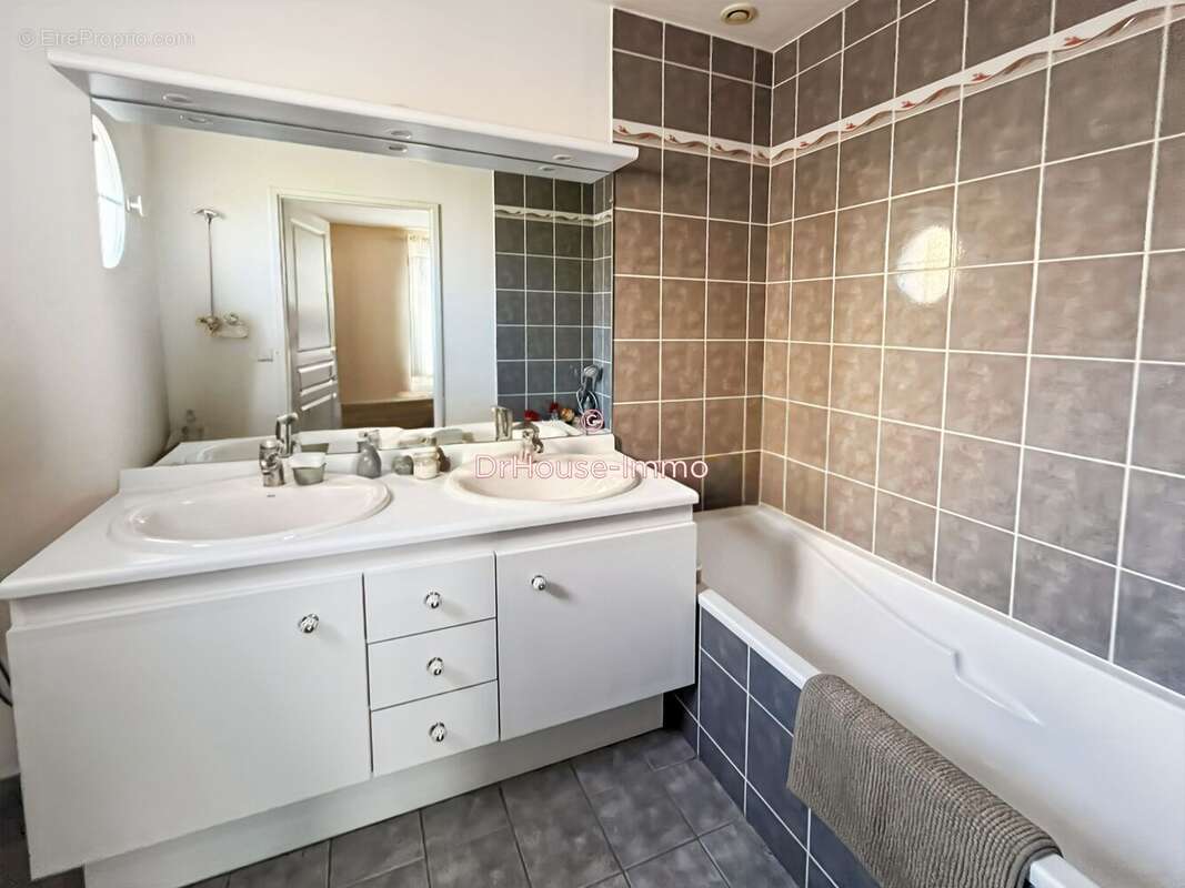 Maison à BUSSY-SAINT-GEORGES