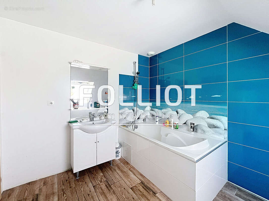 Maison à BRICQUEVILLE-SUR-MER