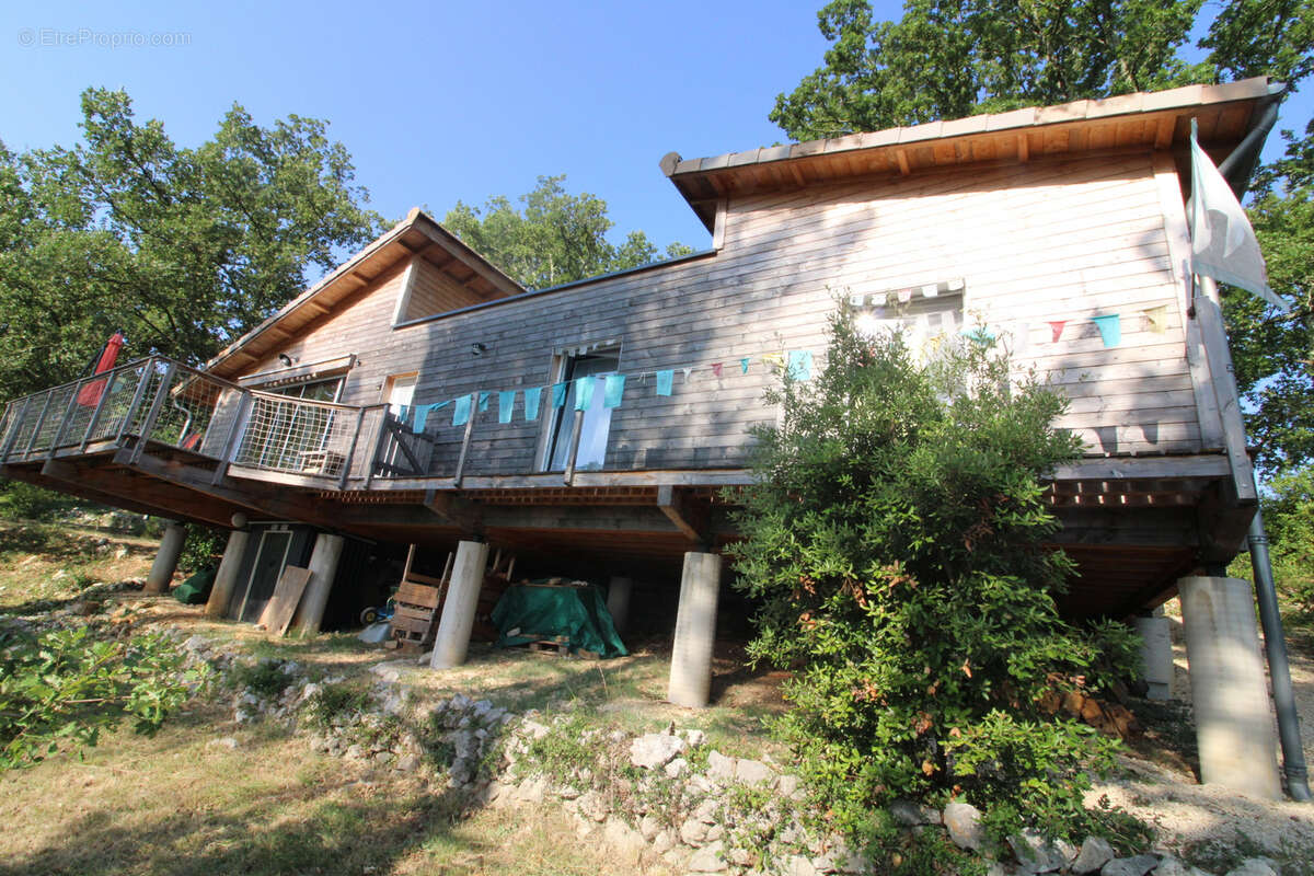 Charmante maison en bois de 98 m2 sur un terrain de 2800 m2. - photo 46