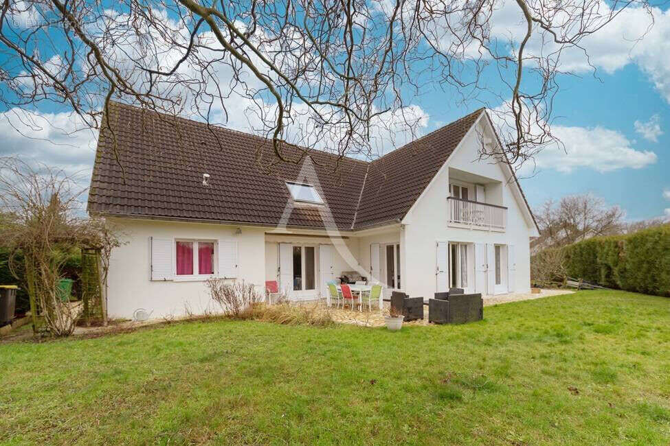 Maison à OZOIR-LA-FERRIERE