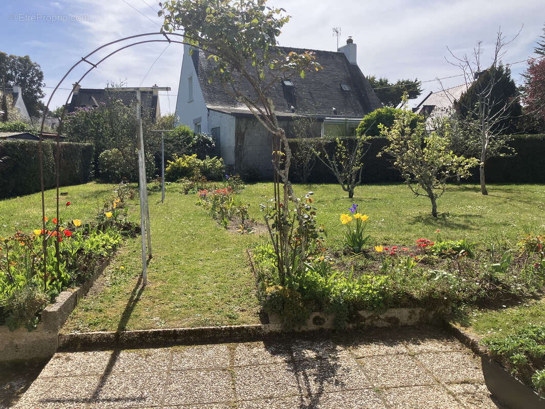 Maison à PLOUGOUMELEN