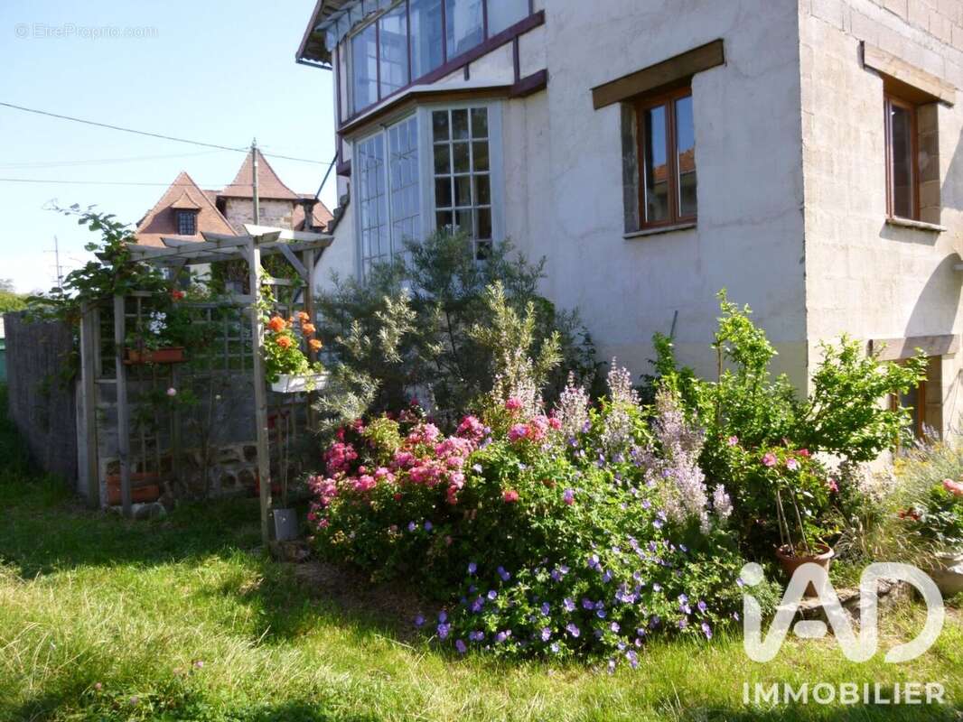Maison 203 m² à Labastide-Du-Haut-Mont  - photo 5