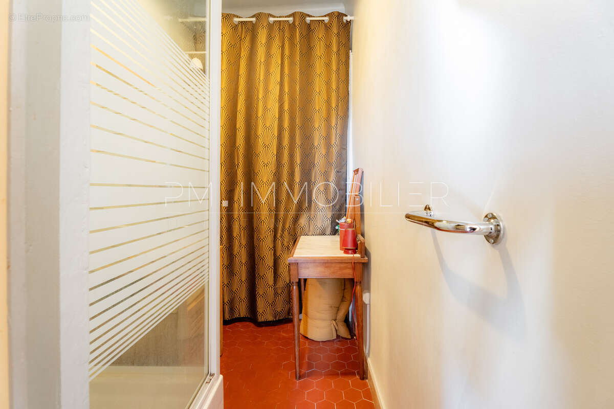 Appartement à MARSEILLE-5E