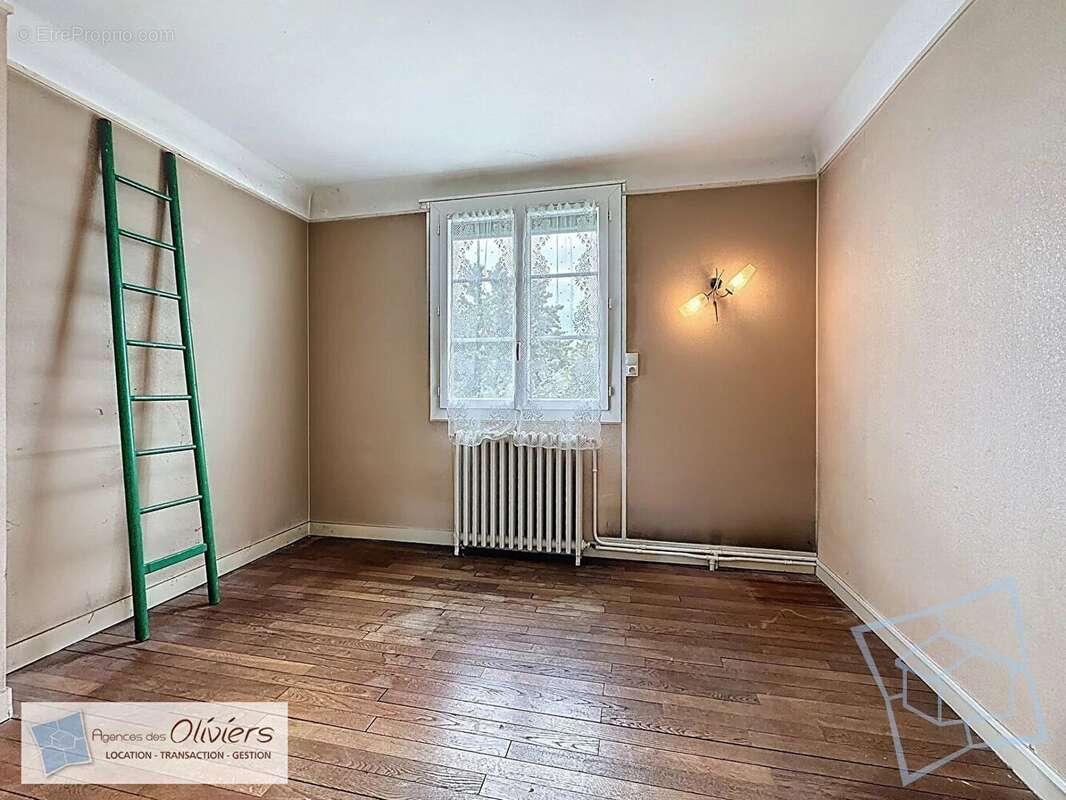 Maison Voisins Village - 68.22 m2 + Sous-sol Total et Atelier indépendant sur Terrain de 500m² - photo 13