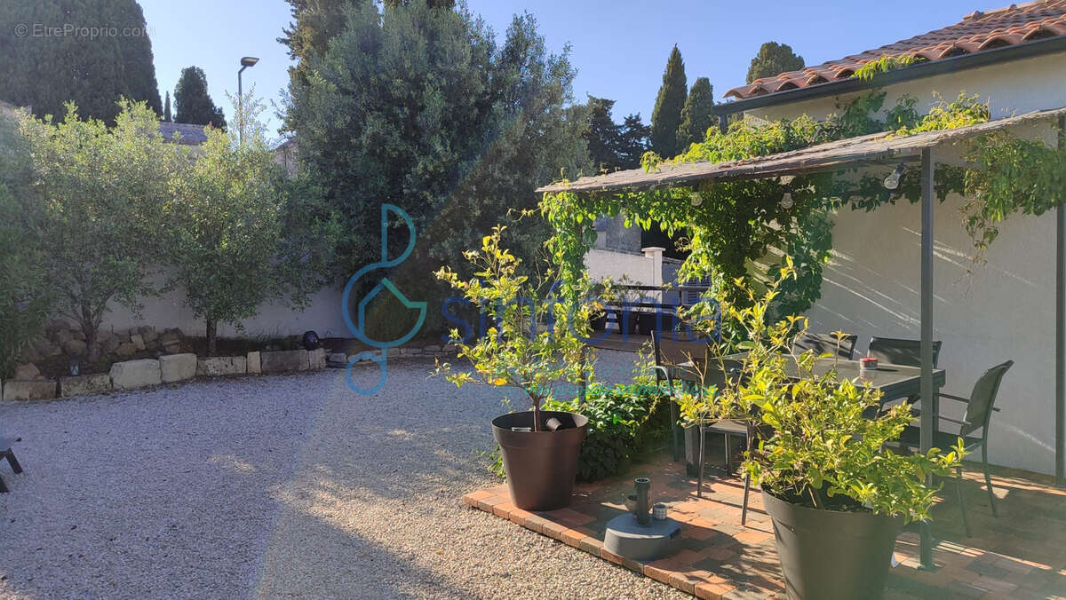 Maison à GALLARGUES-LE-MONTUEUX