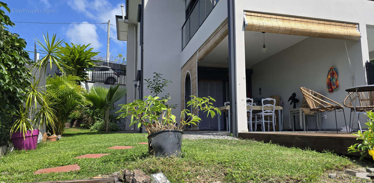 Appartement à RIVIERE-SALEE