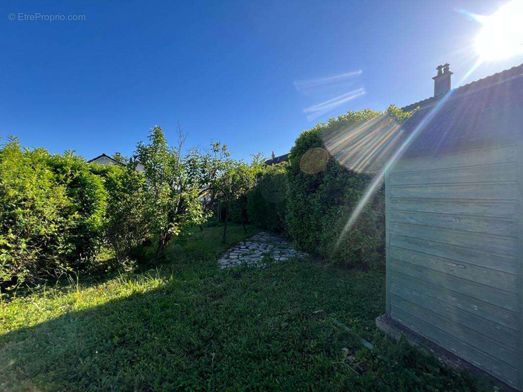 Maison avec jardin, garage et terrain constructible - photo 27