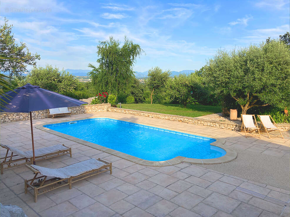 Maison à MONTELIMAR