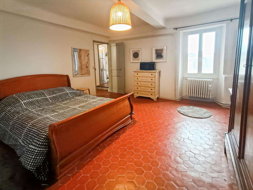Maison à LES MEES