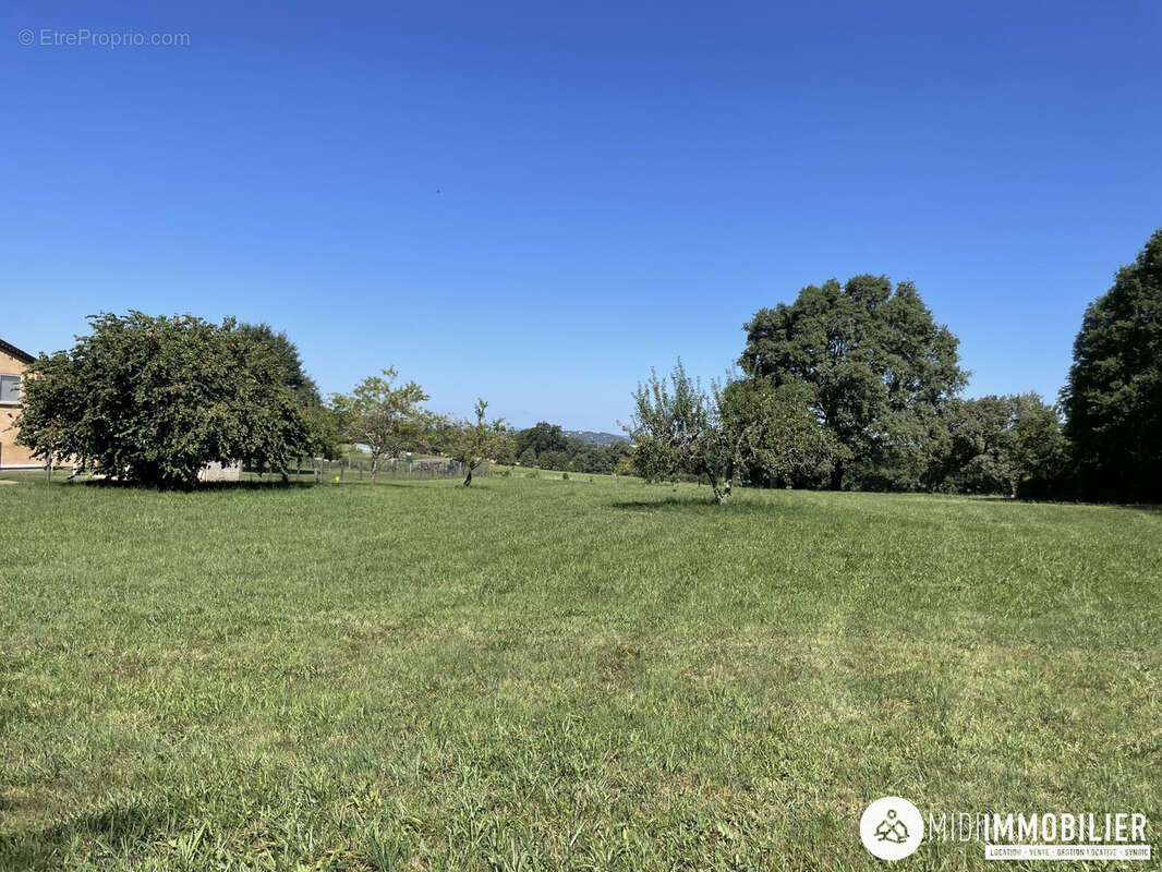 Terrain à FREJAIROLLES