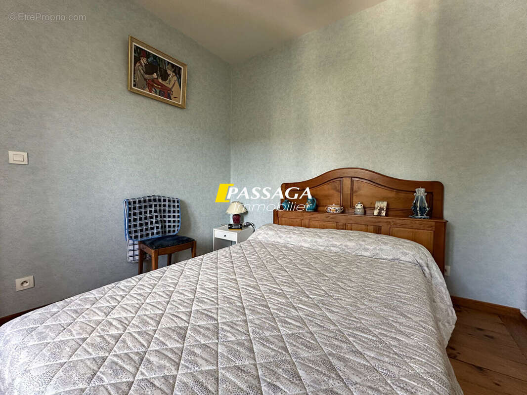 A VENDRE - Maison d'habitation avec cour, jardin et studio - BERTHOLENE - photo 15