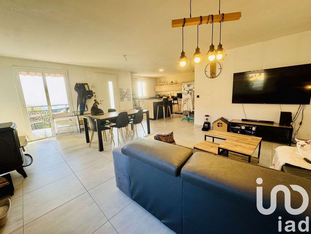 Maison 92 m² à Revel-Tourdan  - photo 7