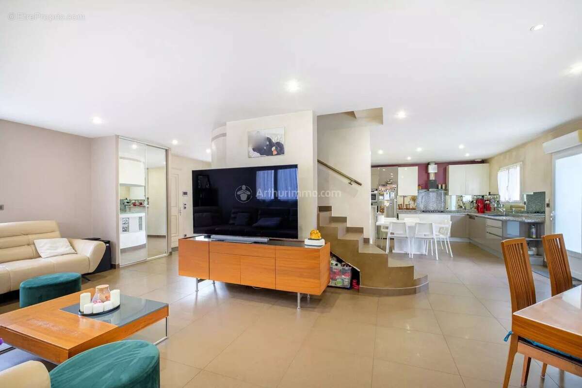 Maison à VILLEURBANNE