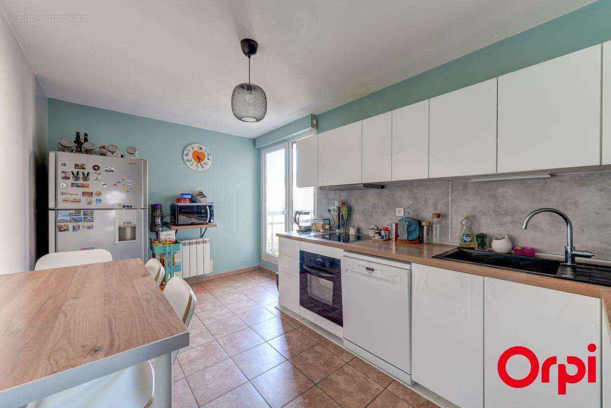 Appartement à LYON-8E