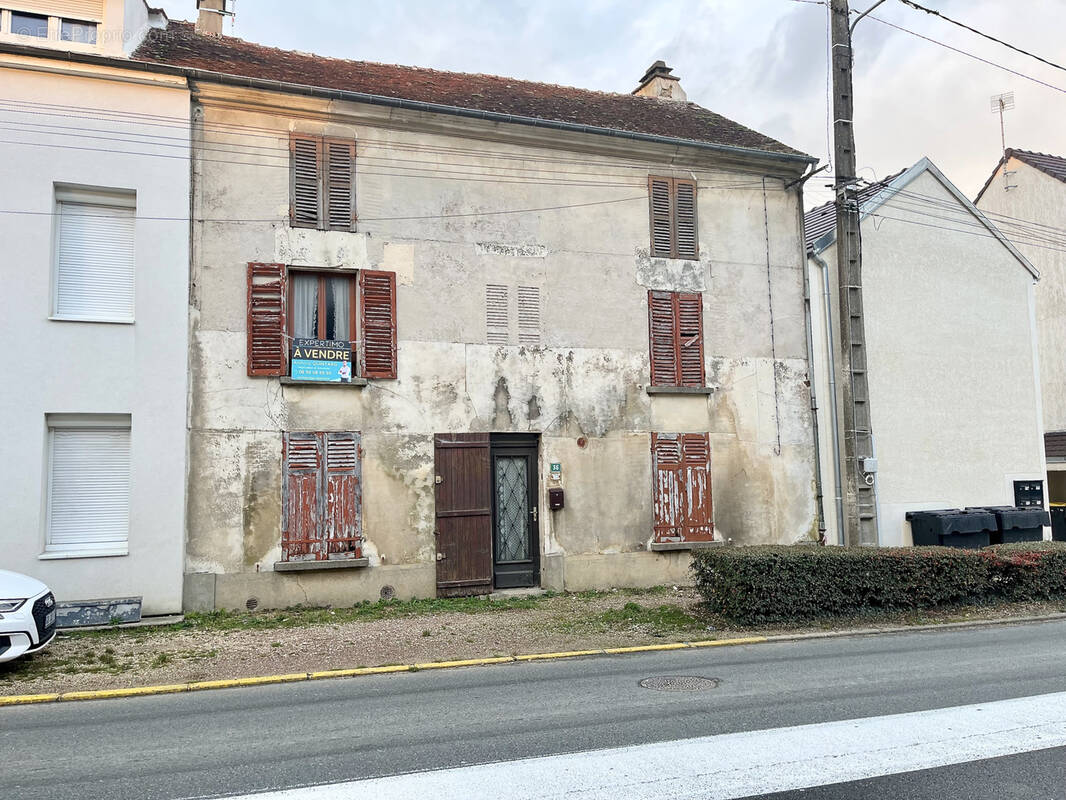 Maison à BUSSIERES