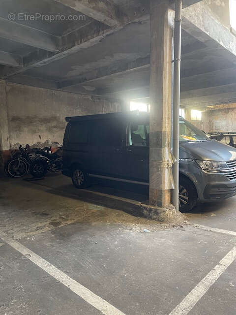 Parking à BORDEAUX