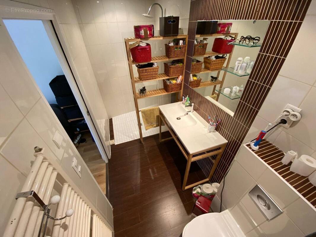 salle d'eau - Appartement à SAINT-DENIS