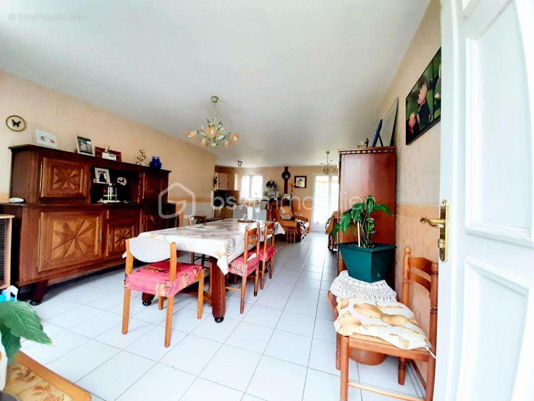 Maison à SAINT-LAURENT-SUR-GORRE