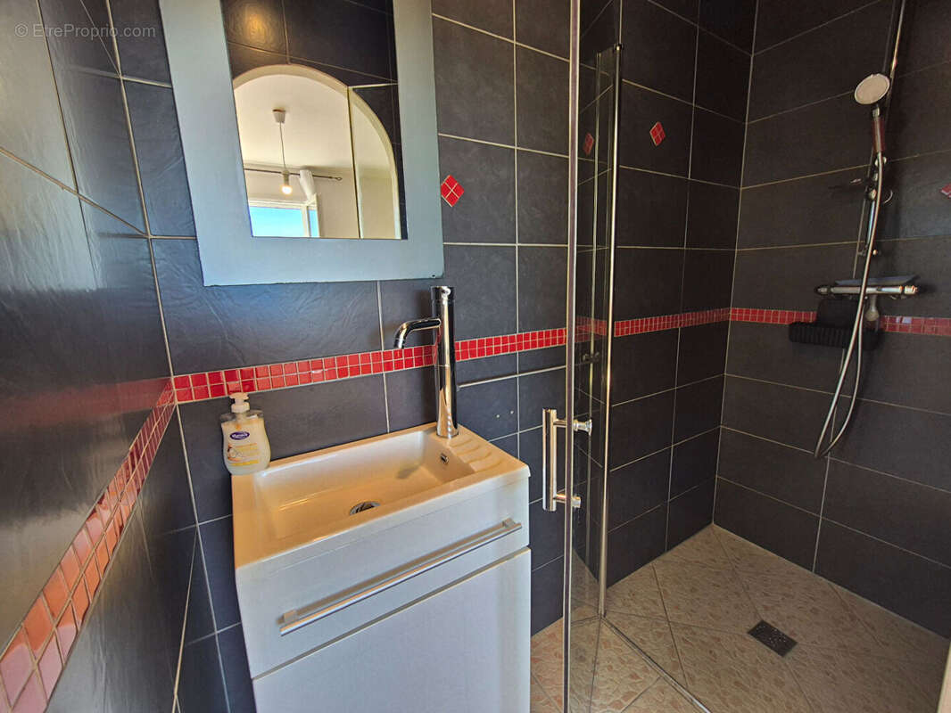 Foix.Maison T 5 de 145 m2 plain pied avec terrain de 801 m² - photo 9