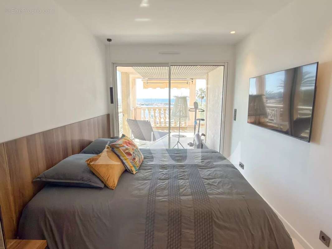 Appartement à VALLAURIS