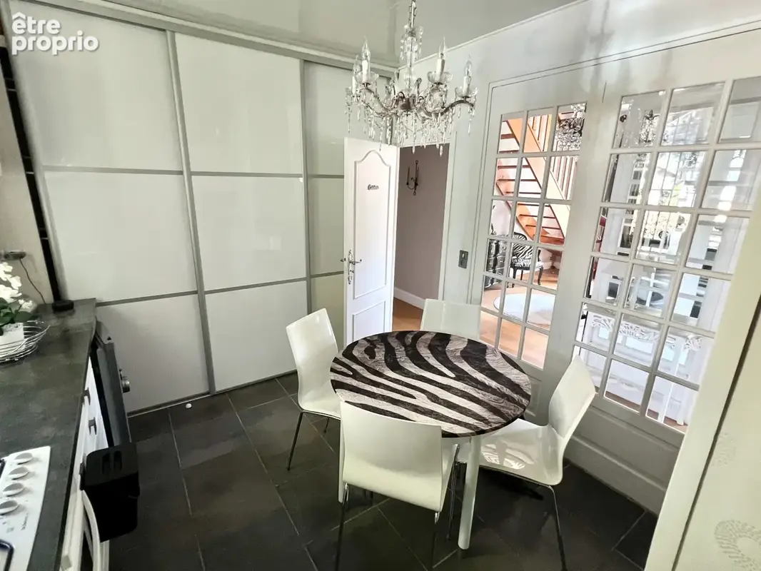Appartement de caractère T5 111,84 m2 (162,19 m2 au sol) avec jardin privatif suspendu - photo 4