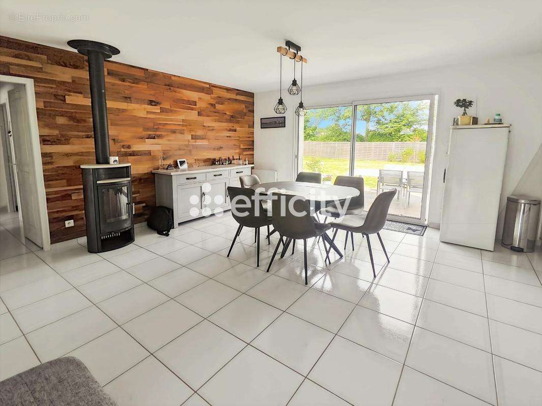 Maison 83 m² à Landevieille  - photo 5
