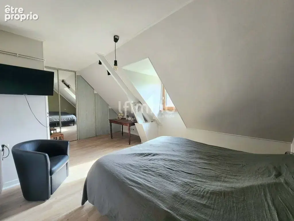 Maison traditionnelle avec étang - photo 9