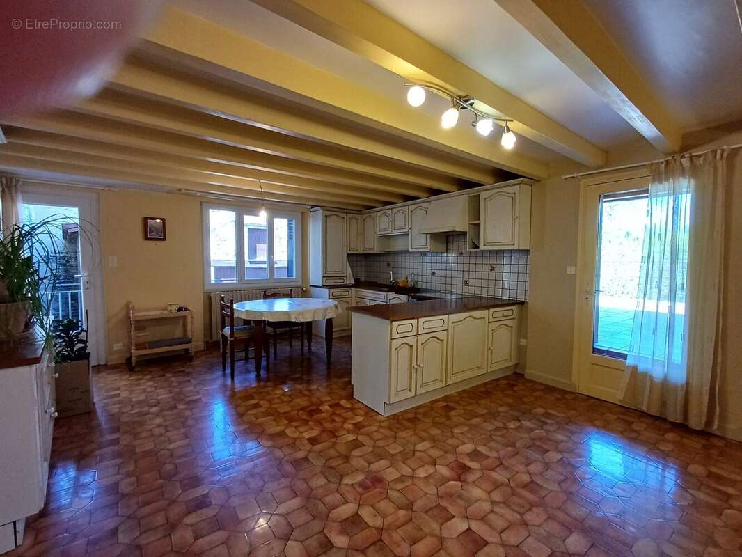 Maison 100 m² à Billom  - photo 7