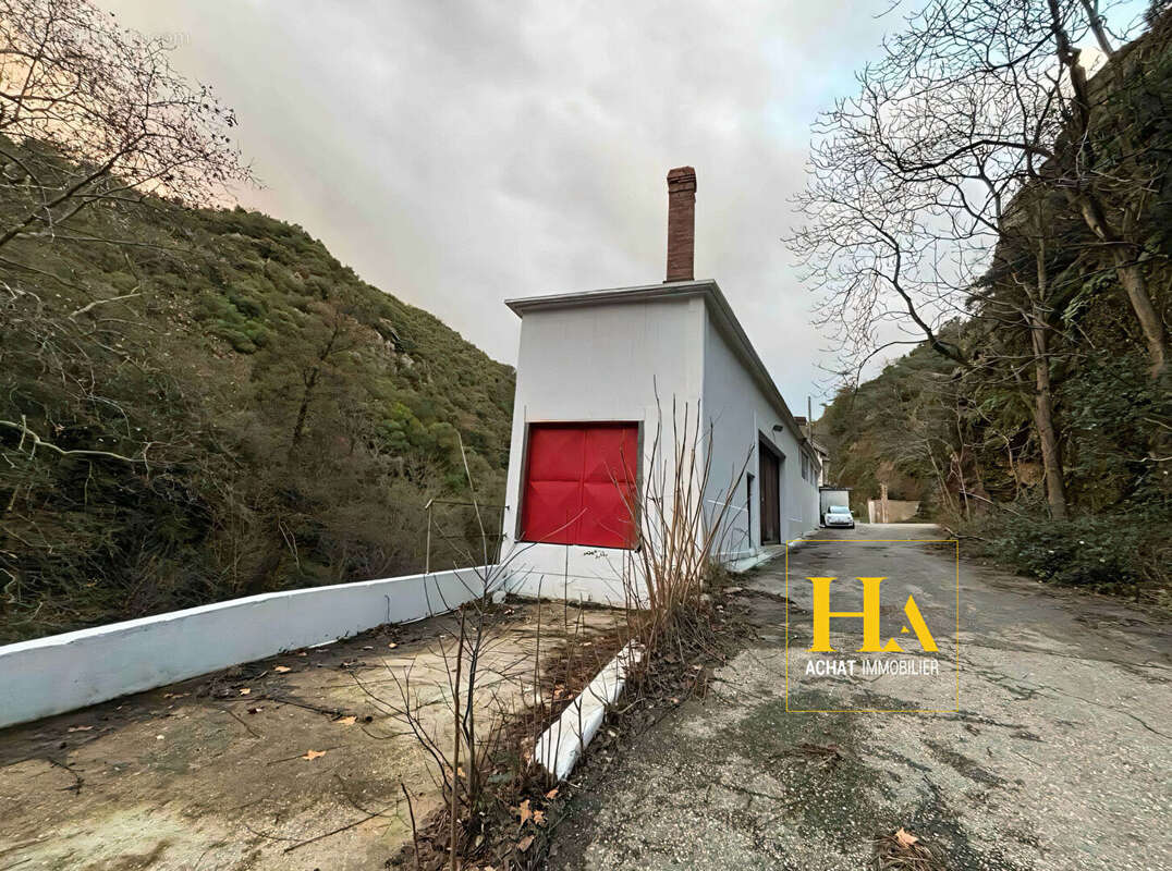 Commerce à SAINT-BARTHELEMY-DE-VALS