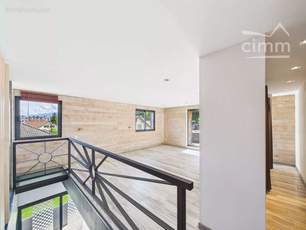 Maison de type 3 de 166 m² + appartement indépendant et garage - photo 5