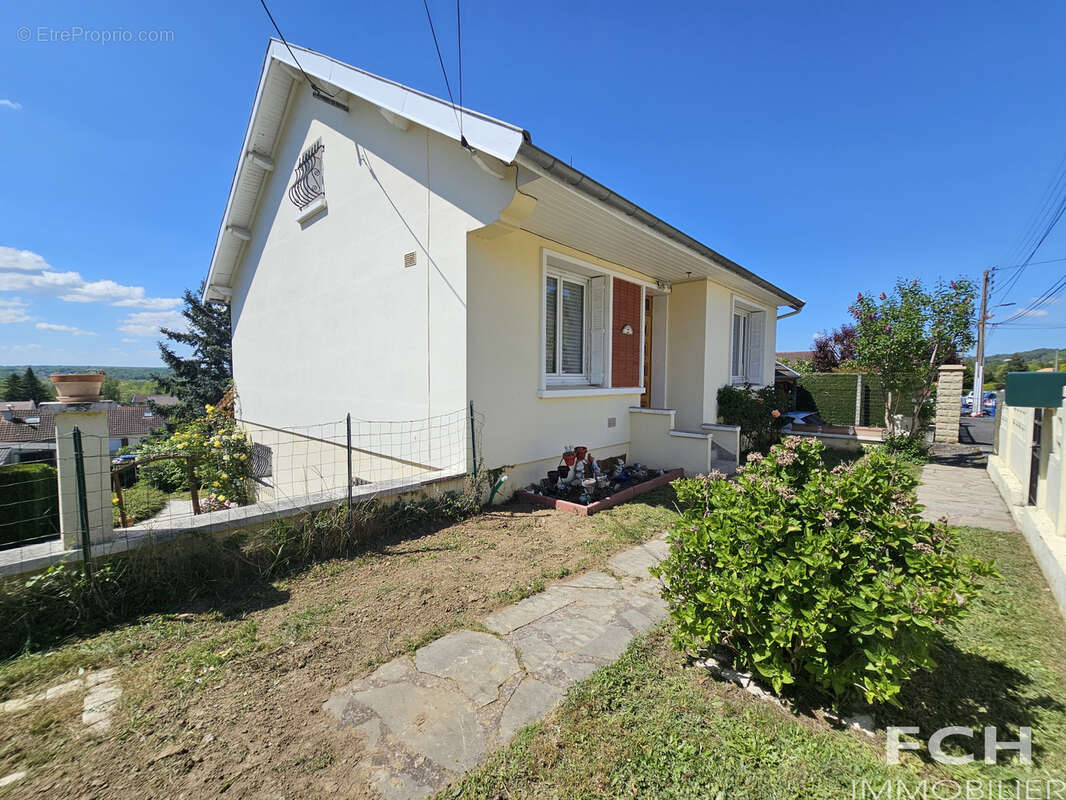 Maison à SAINT-YORRE