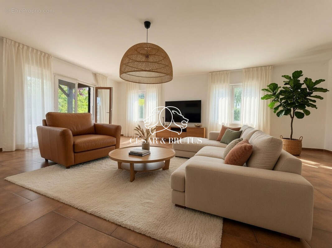 Maison 154 m² à Saint-Genis-Laval  - photo 7