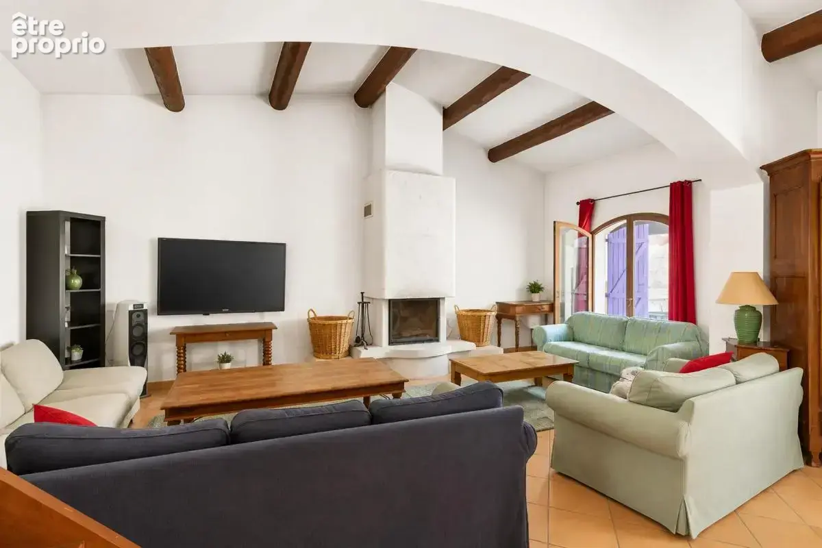 Les Pennes Mirabeau, Villa familiale + 3 logements dépendants - photo 6