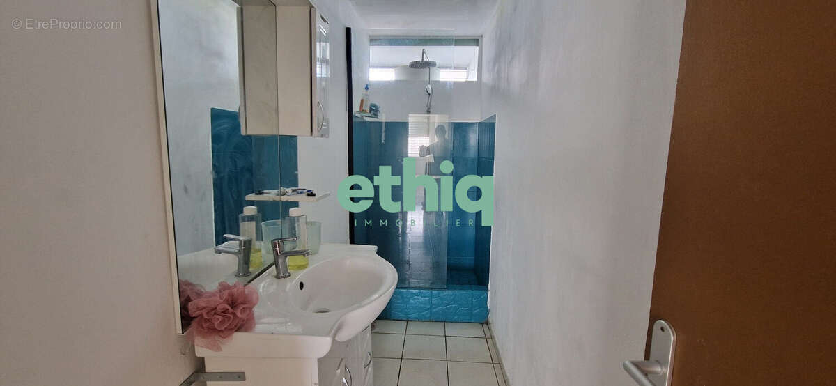 Appartement à LES ABYMES