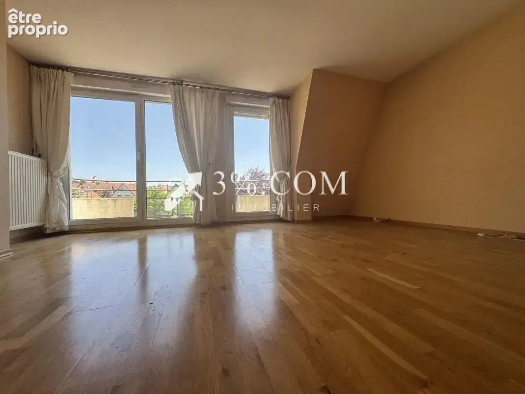 3%.COM - Joli  F2 au calme avec balcon, cave et garage - photo 3