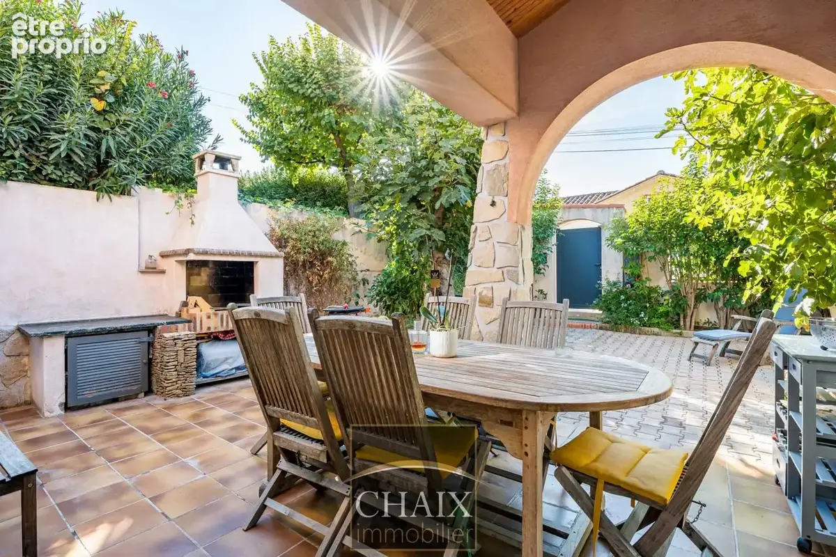 Aubagne : maison familiale avec piscine et studio indépendant, au calme absolu - photo 1