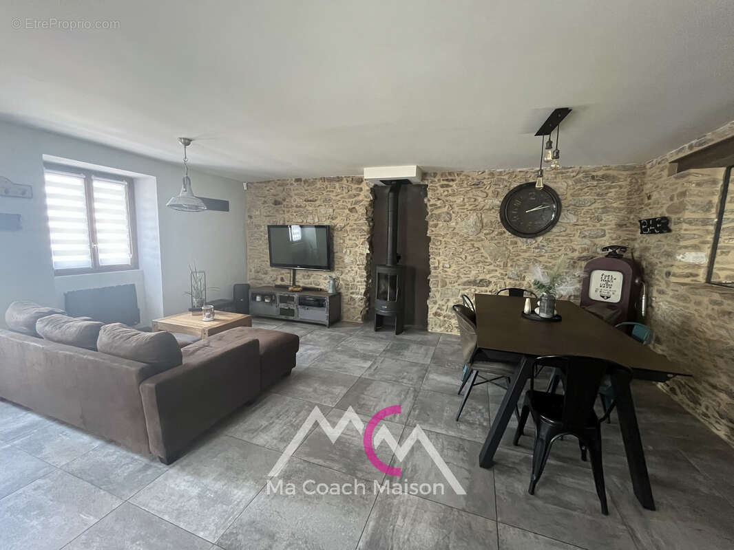 Maison à LA CHAPELLE-DES-MARAIS